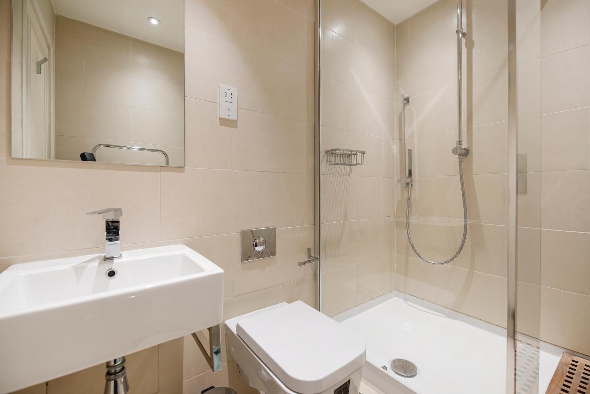 Central 2 Bed Maissonette Лондон Екстер'єр фото